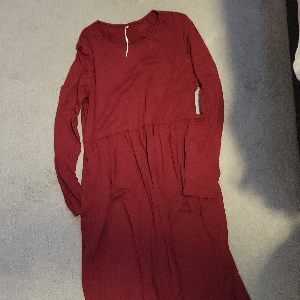 Elegant Burgundy Long Sleeve Dress